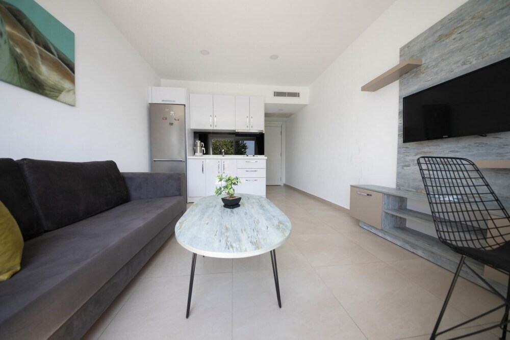 Бодрум: Seafront Flat With Breathtaking Sea View in Bodrum