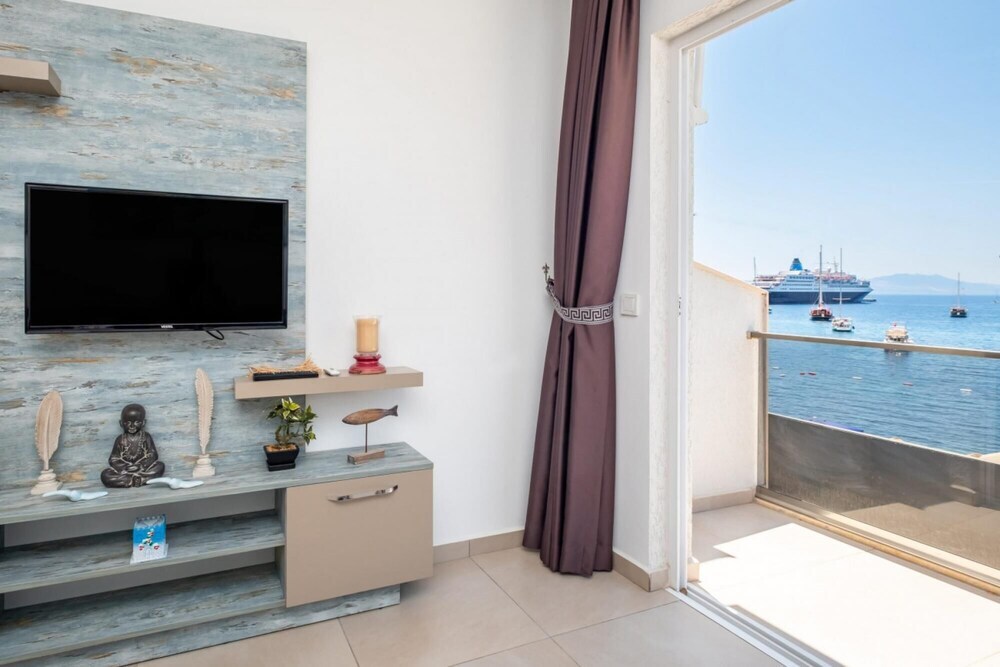 Бодрум: Seafront Flat With Breathtaking Sea View in Bodrum