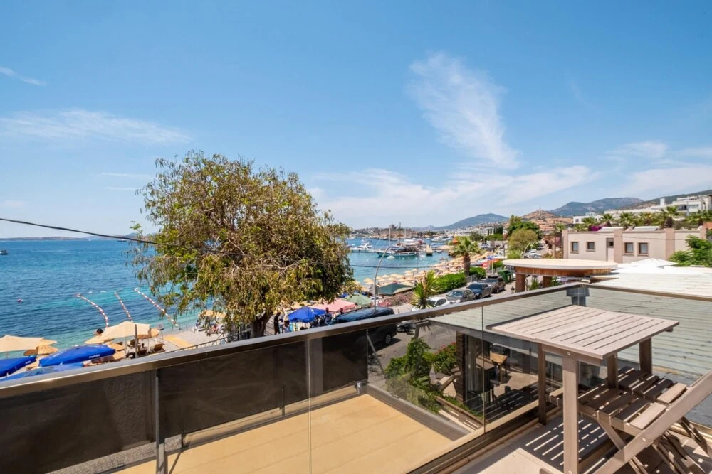 Бодрум: Seafront Flat With Breathtaking Sea View in Bodrum