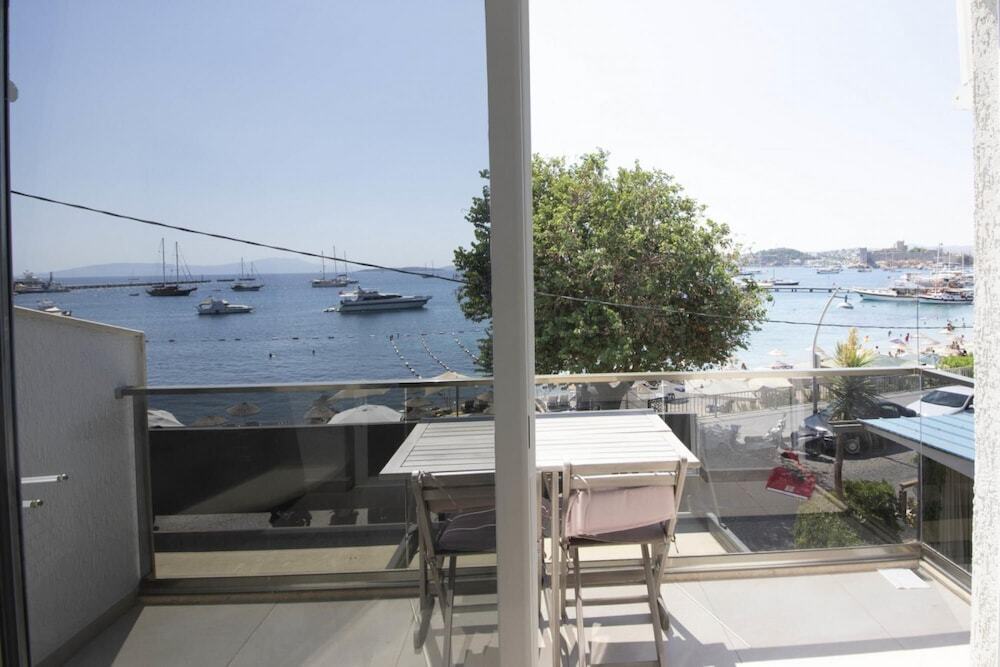 Бодрум: Seafront Flat With Breathtaking Sea View in Bodrum
