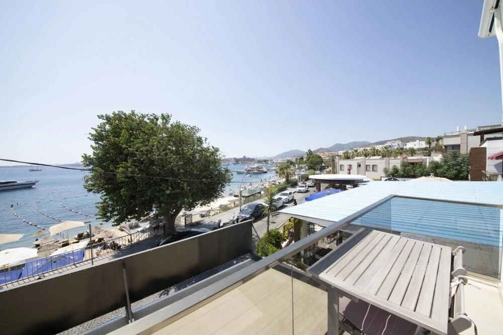 Бодрум: Seafront Flat With Breathtaking Sea View in Bodrum