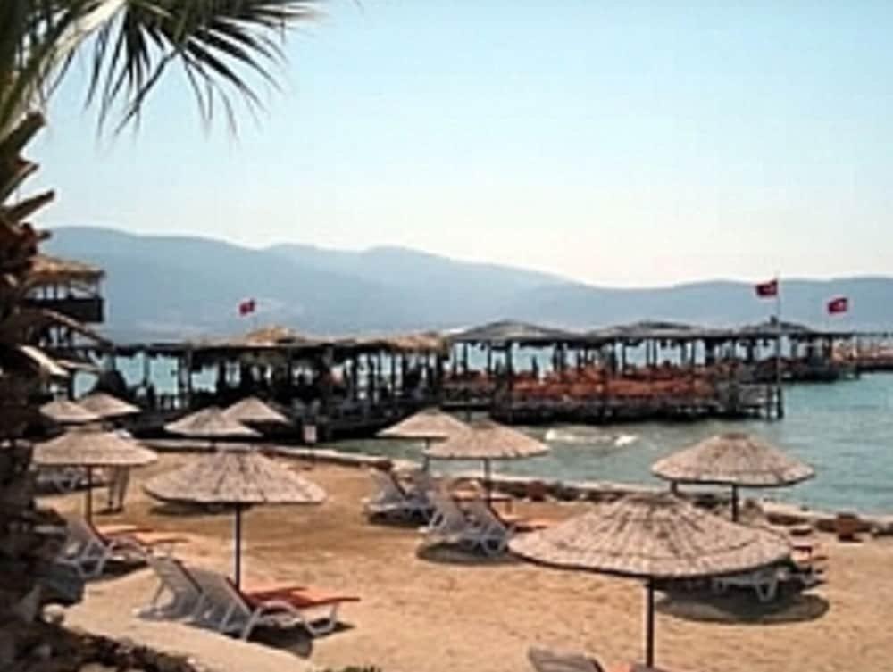 Капикири: Aegean Cost Luxury 4-Bed Duplex or affordable