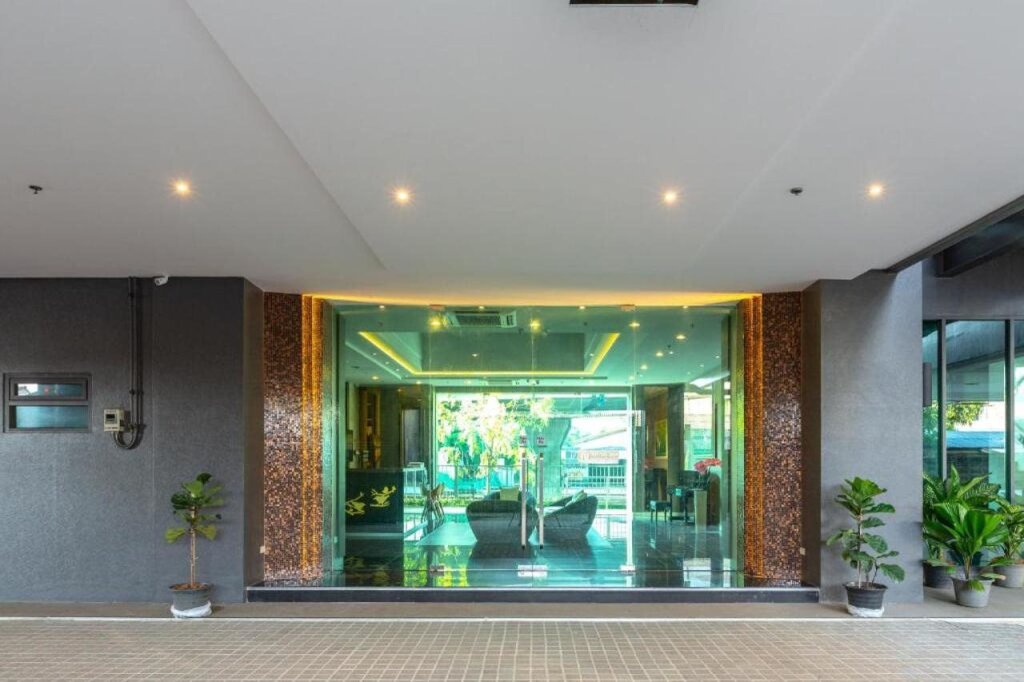 Бангкок: Nest n Rest Hotel