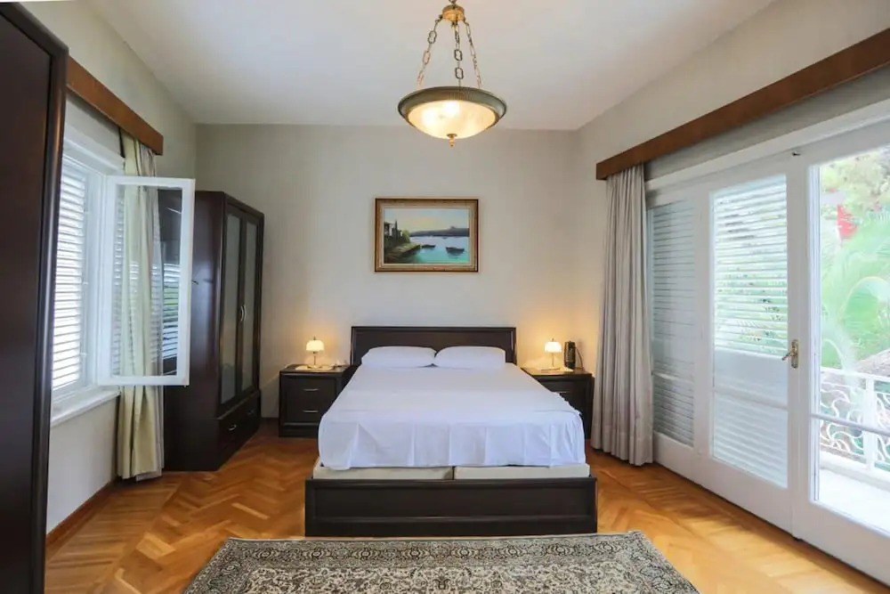 Бююкада: Luxury Mansion in the Heart of Prince Island