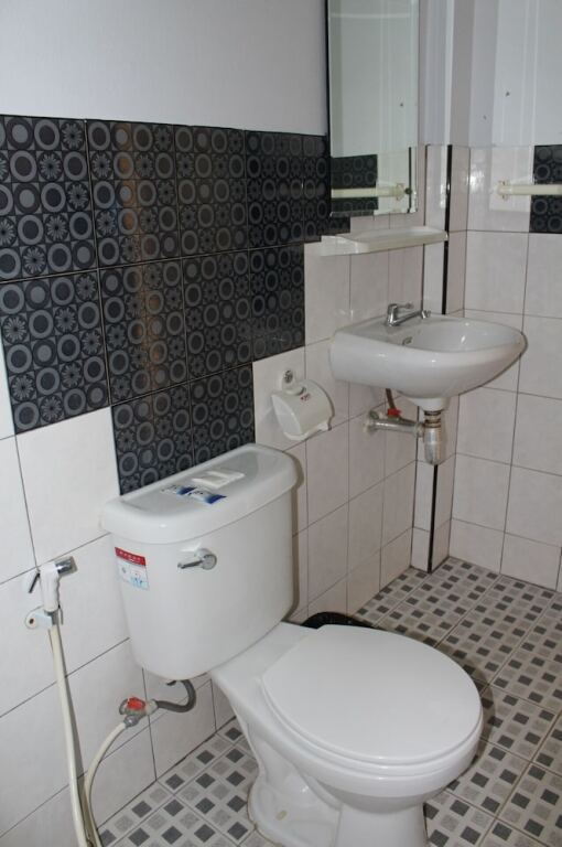 Лампхун: OYO 75420 Howto Hotel