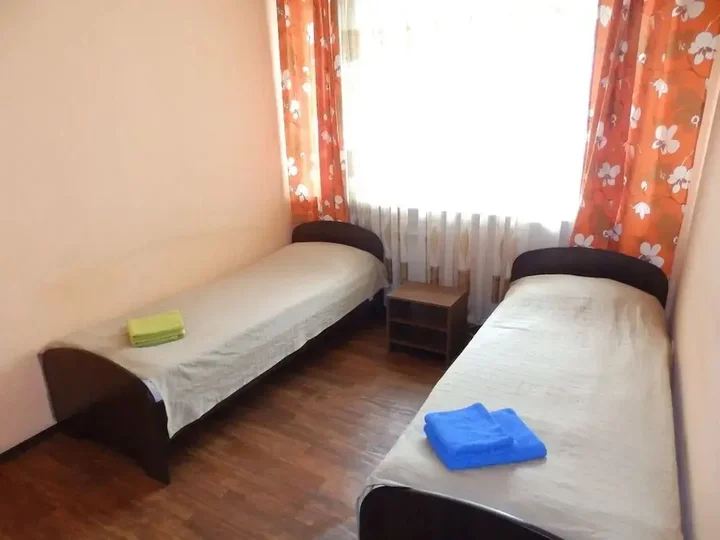 Новокузнецк: Apartment on Ordzhonikidze 42