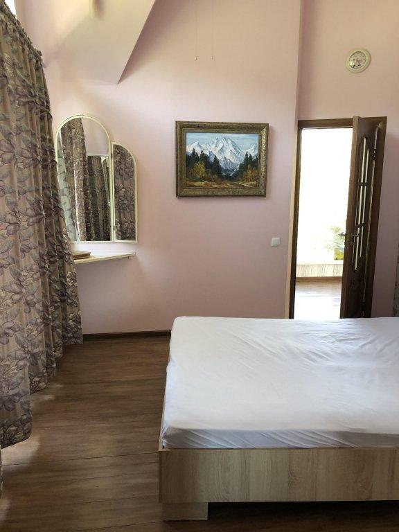 Кисловодск: Гостевой дом Mountain Cottage