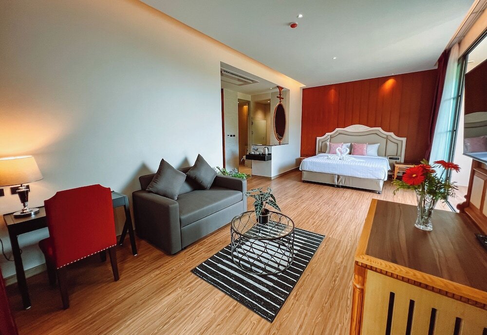 На Чом Тхиан: Grand Lord Hotel& Residence