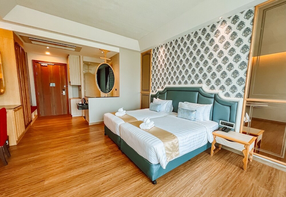 На Чом Тхиан: Grand Lord Hotel& Residence