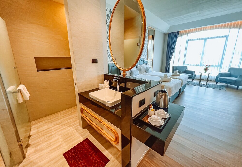 На Чом Тхиан: Grand Lord Hotel& Residence