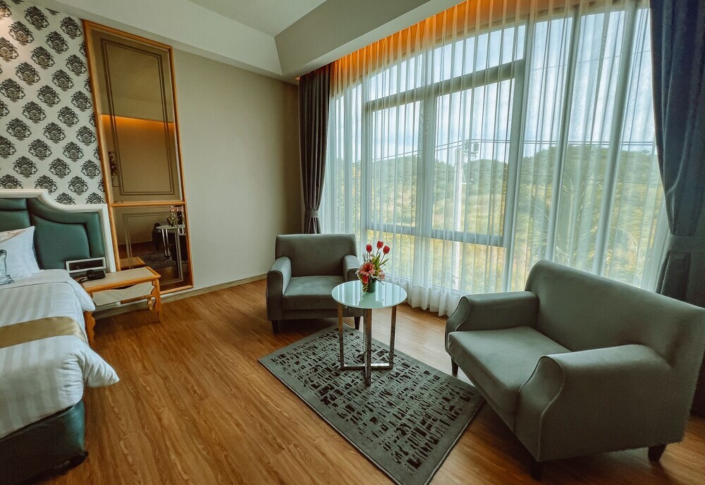 На Чом Тхиан: Grand Lord Hotel& Residence