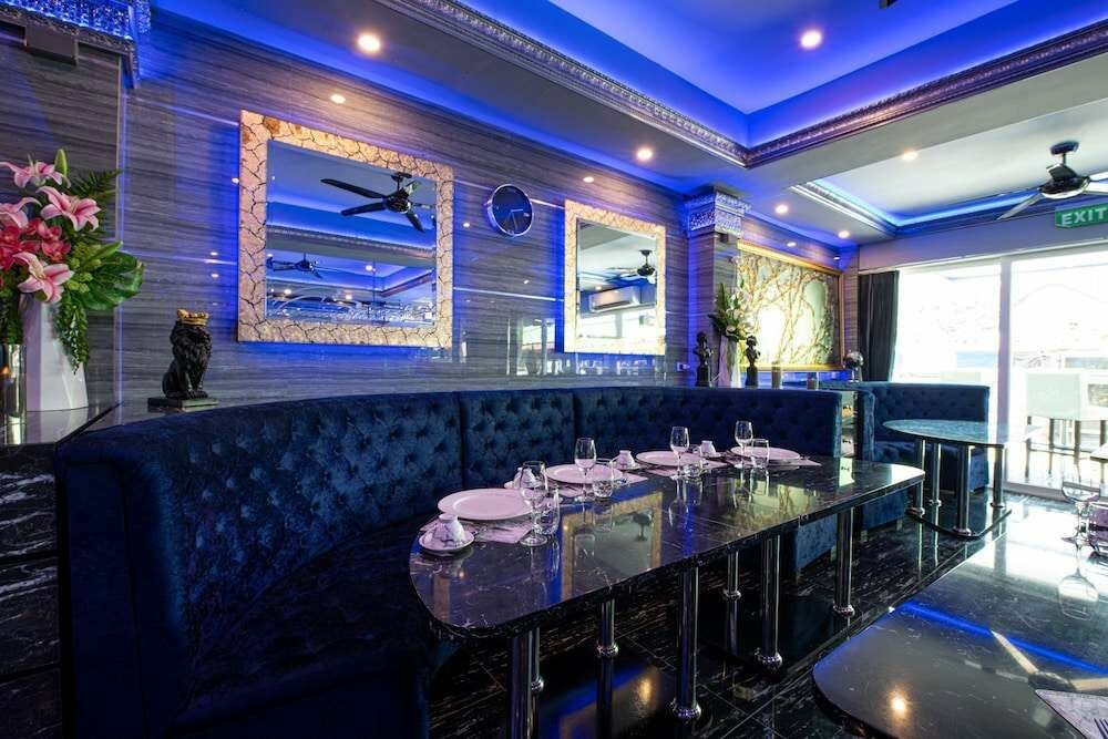 Паттайя: The Globe Hotel Bar and Restaurant