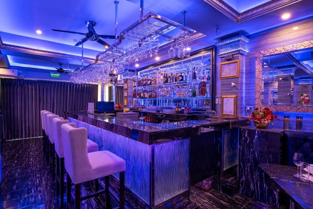 Паттайя: The Globe Hotel Bar and Restaurant