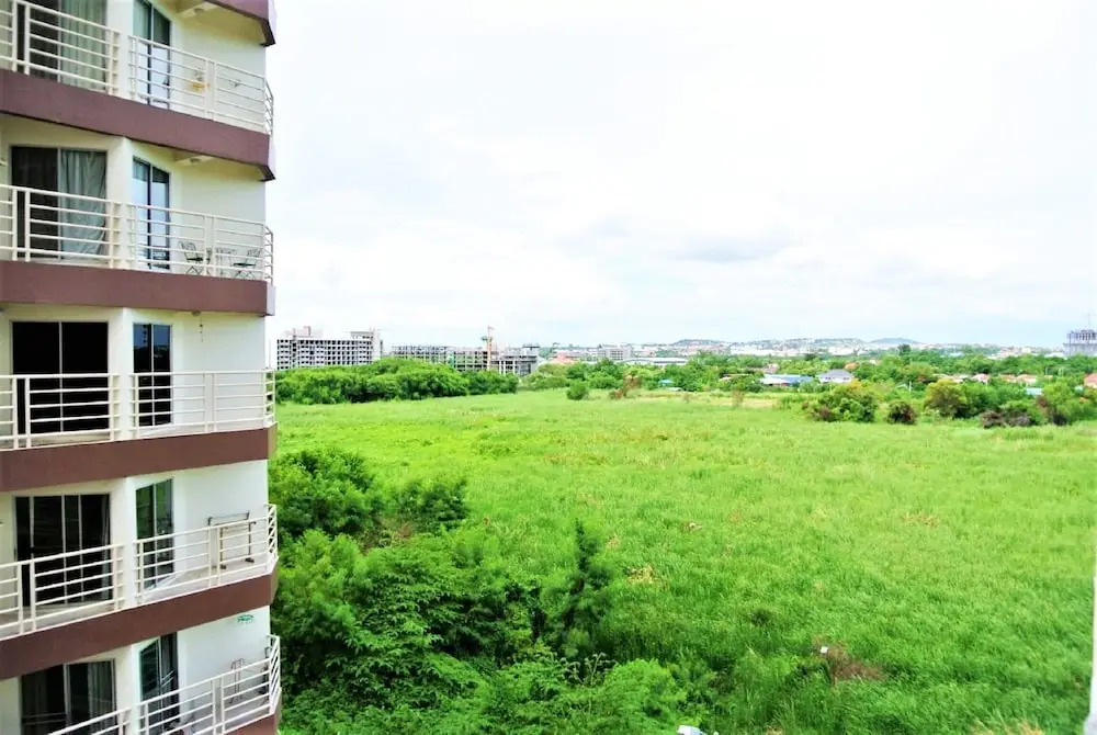 Jomtien Beach Condominium Close to Beach on Great Transport Route Pattaya — фото 5