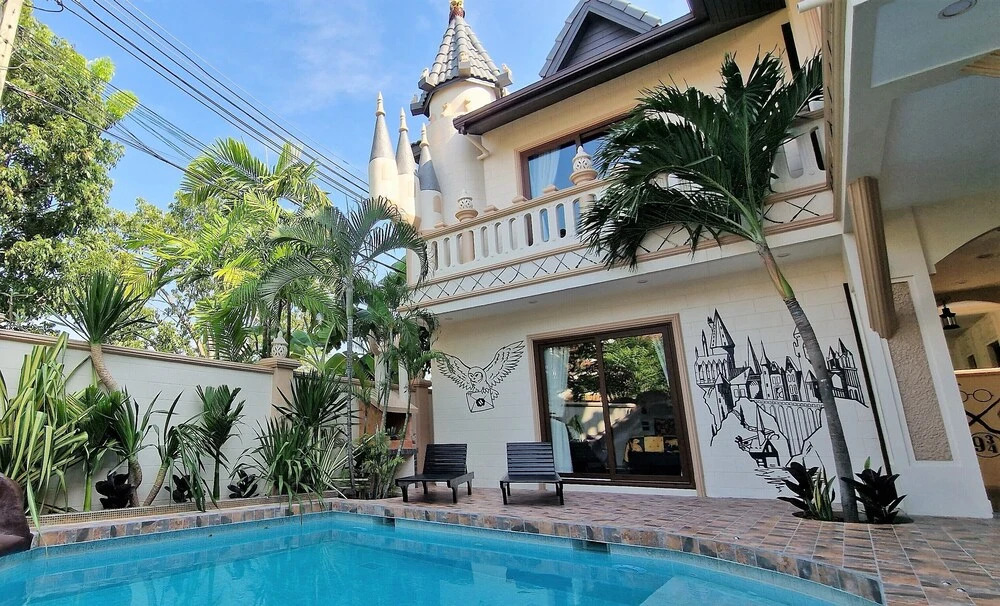 Land25 Pool Villa Pattaya - 6 Bedrooms — фото 2