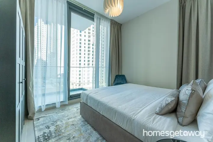Дубай: HomesGetaway Dubai Marina LIV Residence 2BR Apartment with Marina view