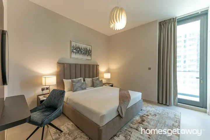 Дубай: HomesGetaway Dubai Marina LIV Residence 2BR Apartment with Marina view