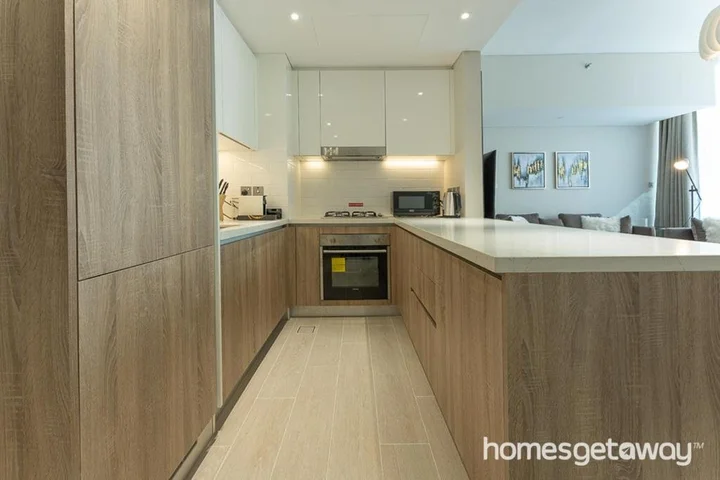 Дубай: HomesGetaway Dubai Marina LIV Residence 2BR Apartment with Marina view