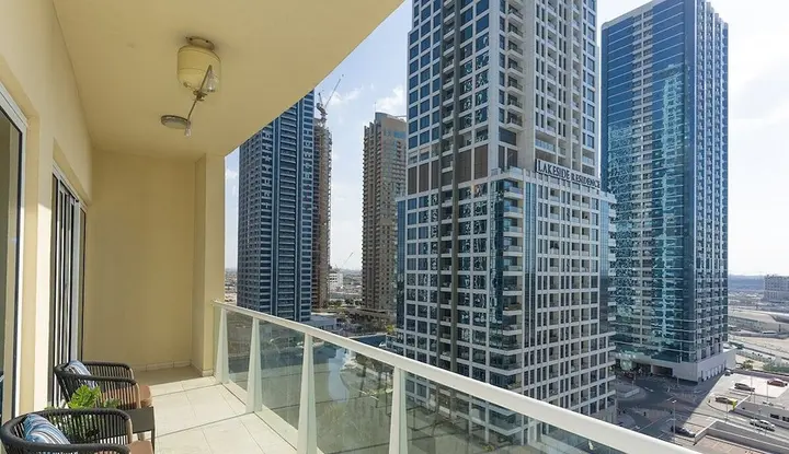 Дубай: Homesgetaway - JLT Lake Views 1BR