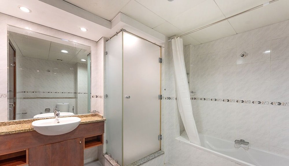 Дубай: Homesgetaway - JLT Lake Views 1BR