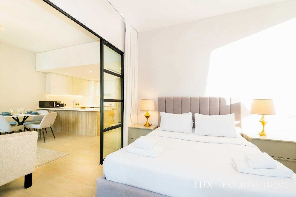 Дубай: LUX - Contemporary Suite Dubai Marina