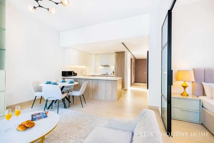 Дубай: LUX - Contemporary Suite Dubai Marina