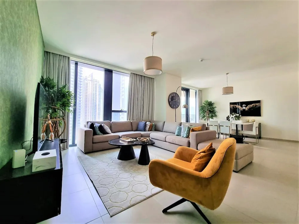 Дубай: Luxurious Downtown Apt with balcony & View