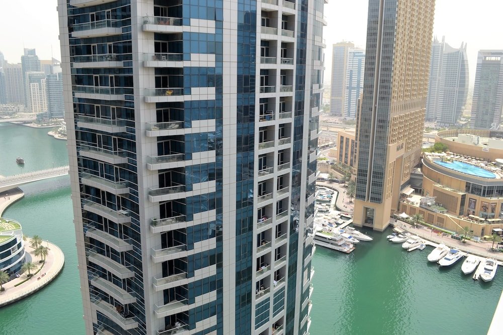 Дубай: Ascapes Bay Central West Tower
