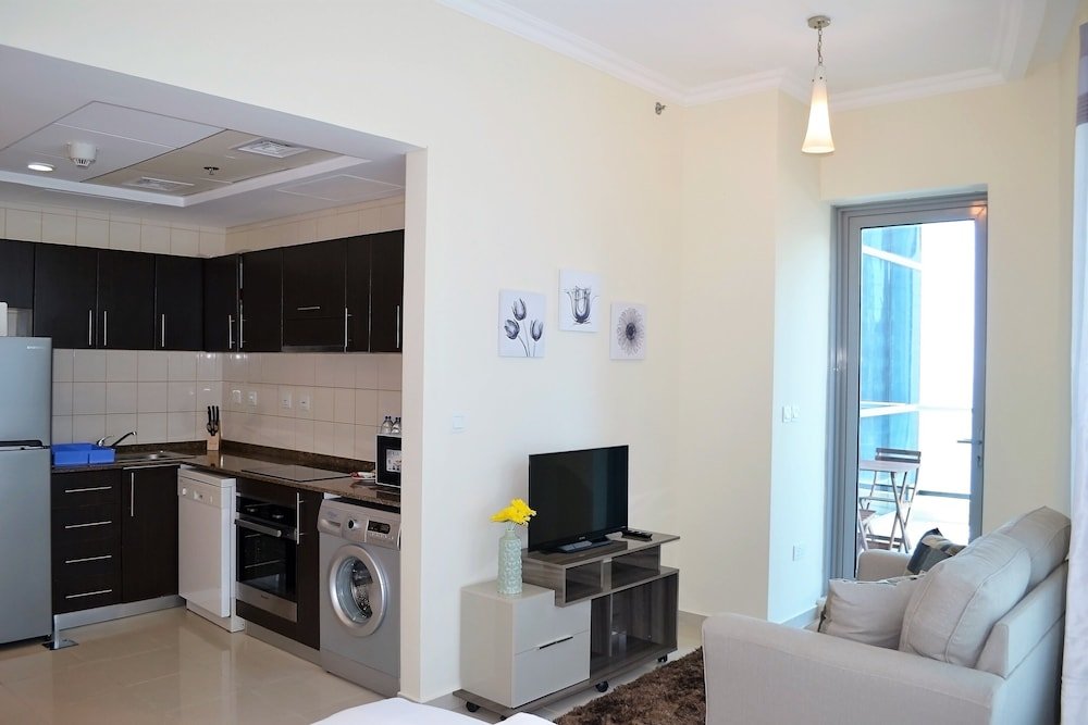 Дубай: Ascapes Bay Central West Tower