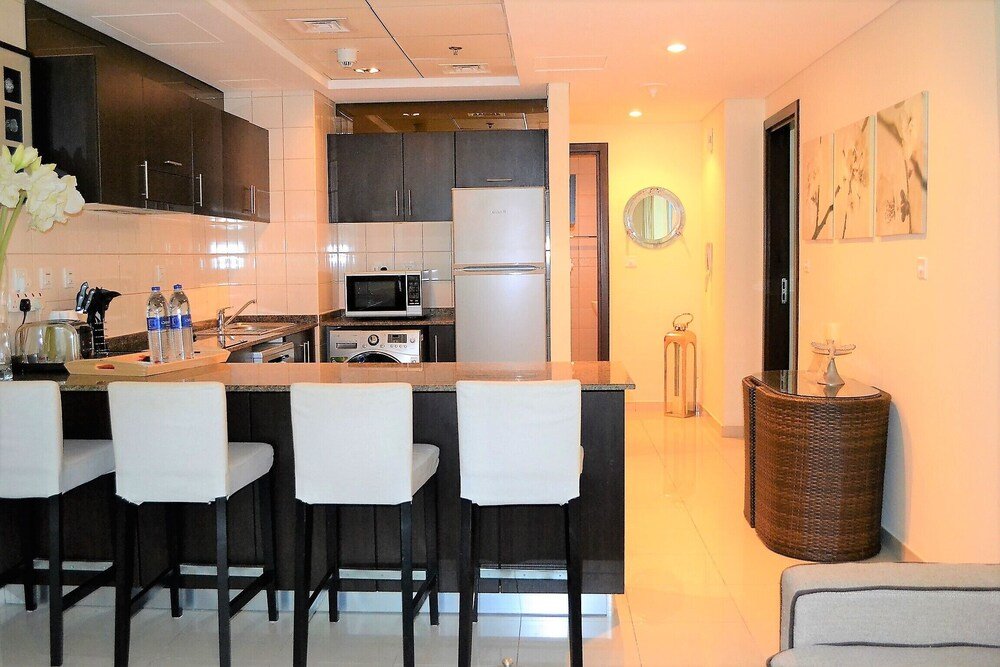 Дубай: Ascapes Bay Central West Tower