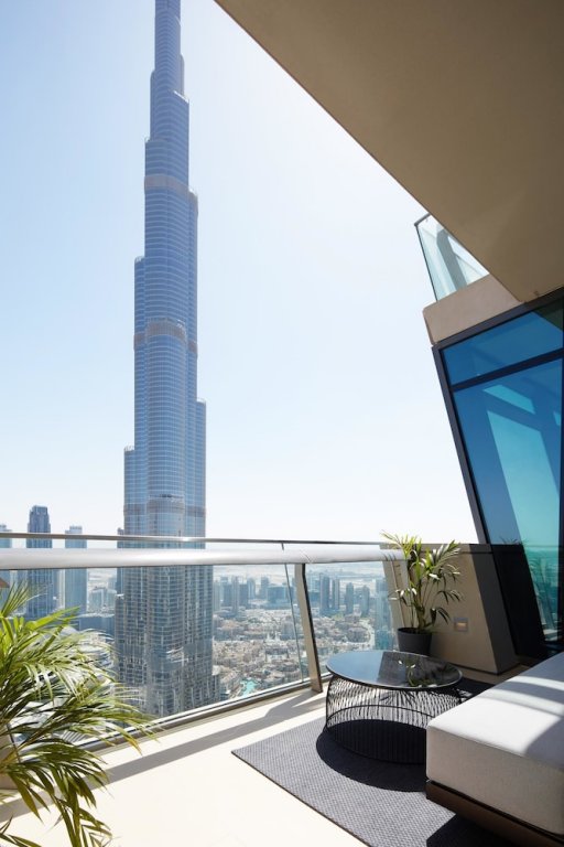 Дубай: FantaStay Burj Vista tower 1