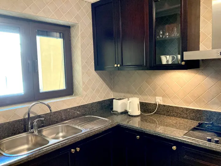 Дубай: Luxurious Stay in Dubai Downtown
