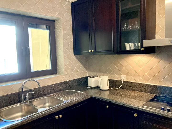 Дубай: Luxurious Stay in Dubai Downtown