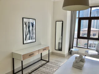 Дубай: Luxurious Stay in Dubai Downtown