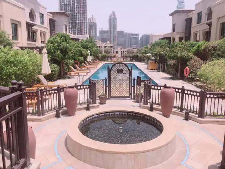 Дубай: Luxurious Stay in Dubai Downtown