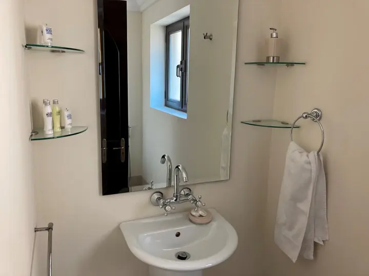 Дубай: Luxurious Stay in Dubai Downtown