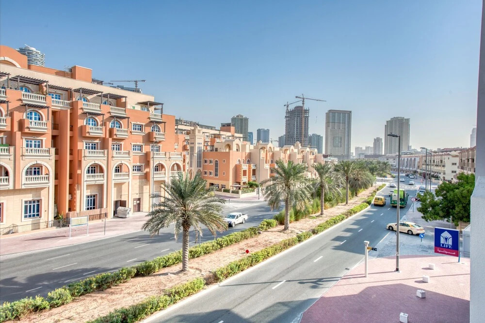 Дубай: Chaima Elegantly Furnished Brand New With Balcony