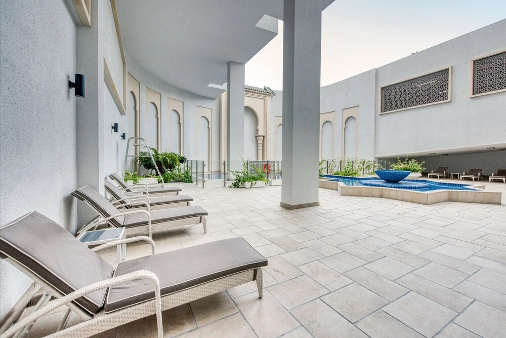 Дубай: Chaima Elegantly Furnished Brand New With Balcony