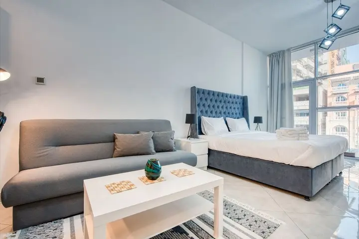 Дубай: Chaima Elegantly Furnished Brand New With Balcony