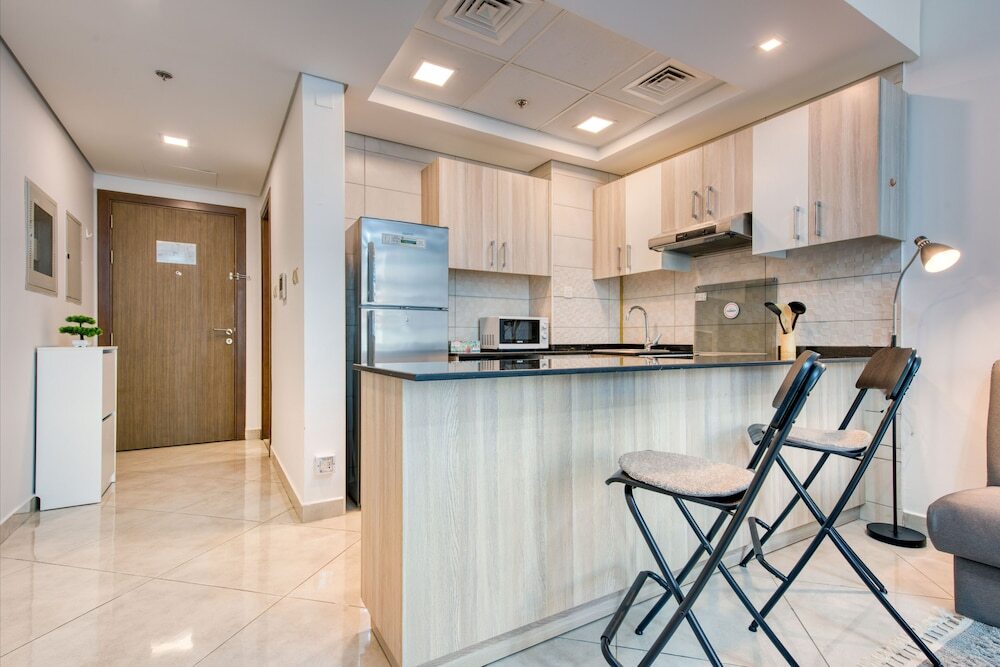 Дубай: Chaima Elegantly Furnished Brand New With Balcony