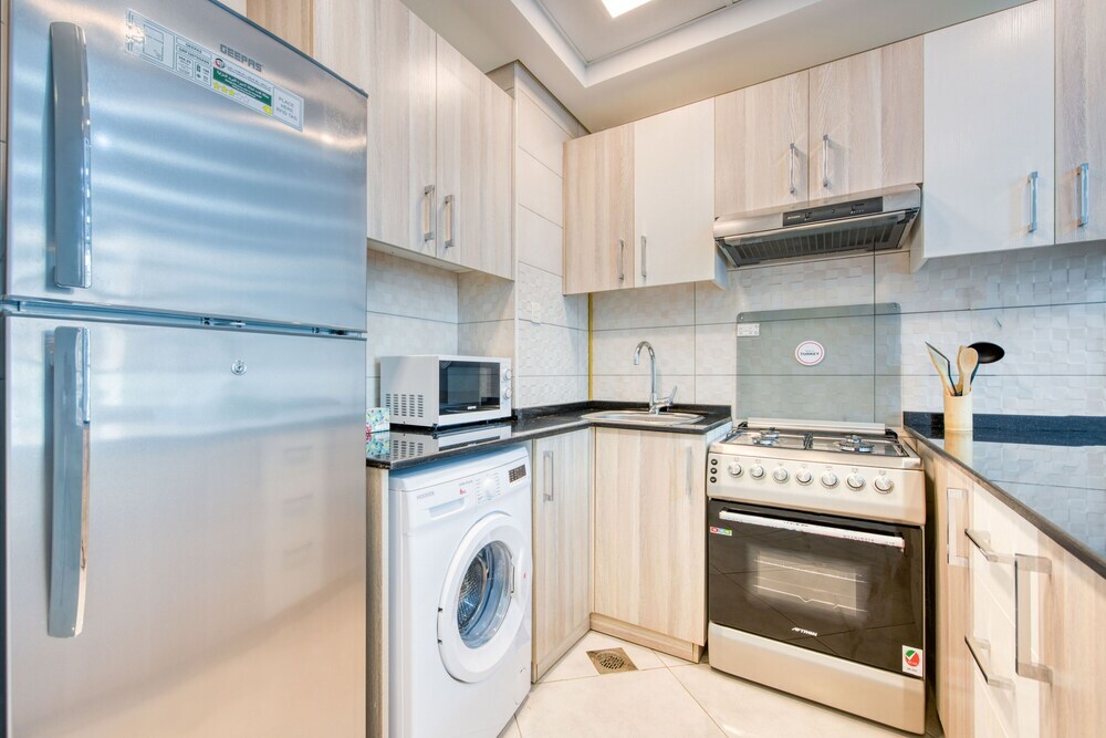 Дубай: Chaima Elegantly Furnished Brand New With Balcony