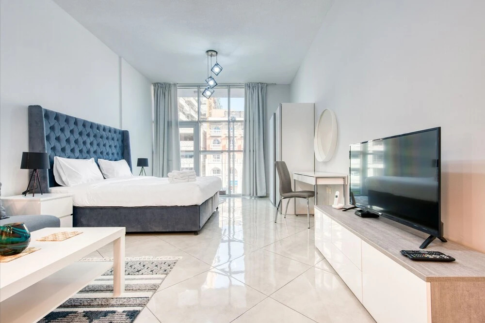 Дубай: Chaima Elegantly Furnished Brand New With Balcony