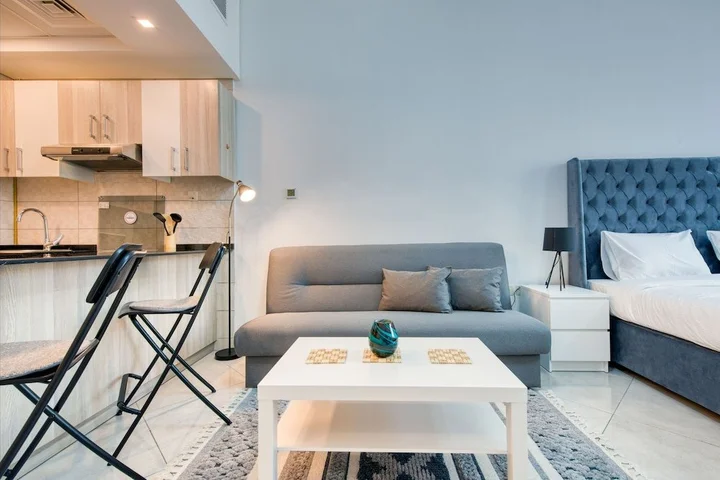Дубай: Chaima Elegantly Furnished Brand New With Balcony
