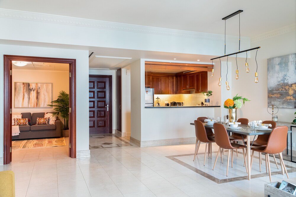 Дубай: Maison Privee - Stunning Waterfront Apt w/ Marina View nxt to Beach