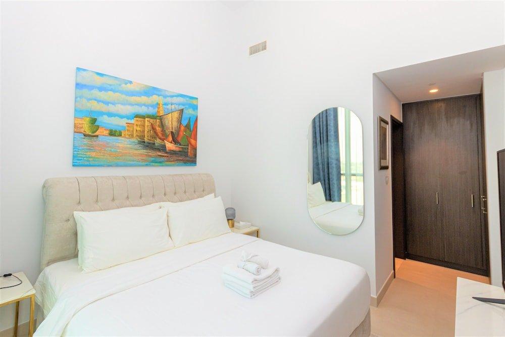 Дубай: Fabulous Stay in Downtown Views