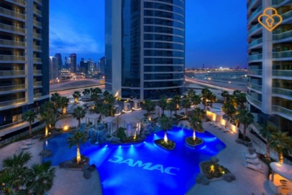 Дубай: Damac Paramount Two Bedroom
