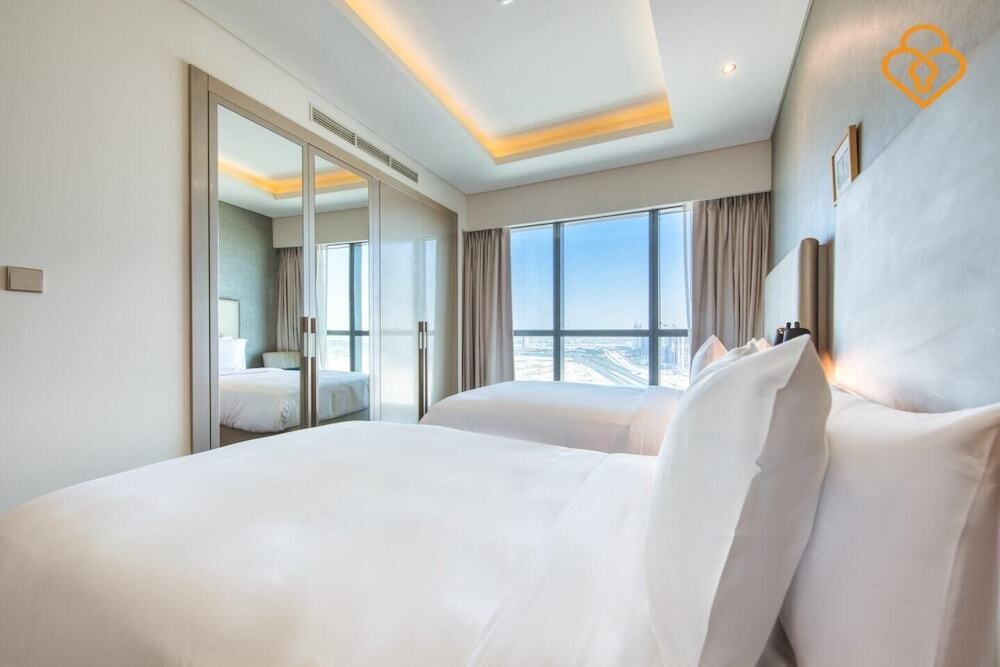 Дубай: Damac Paramount Two Bedroom