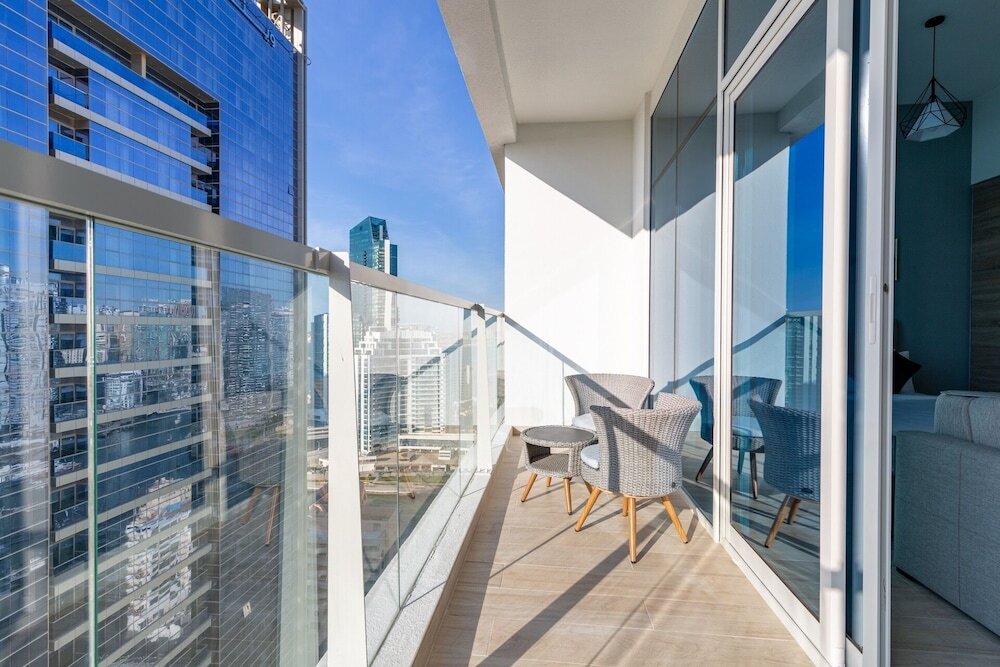 Дубай: Spacious & Ornate Studio Apartment in the Famous Dubai Marina!