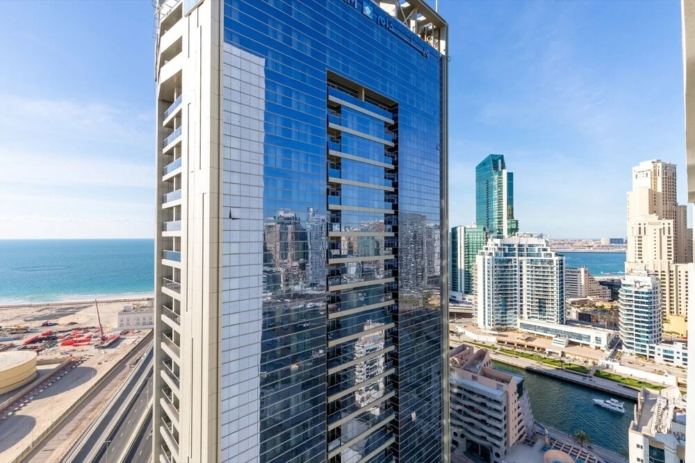 Дубай: Spacious & Ornate Studio Apartment in the Famous Dubai Marina!