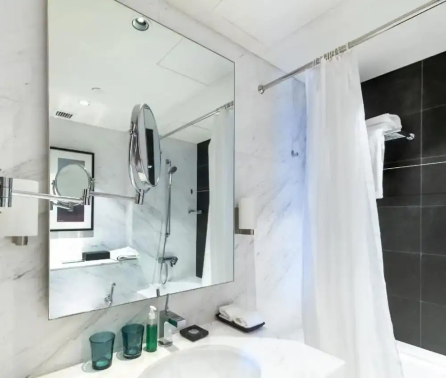 Дубай: Luxury residence at Fashion Avenue Dubai Mall